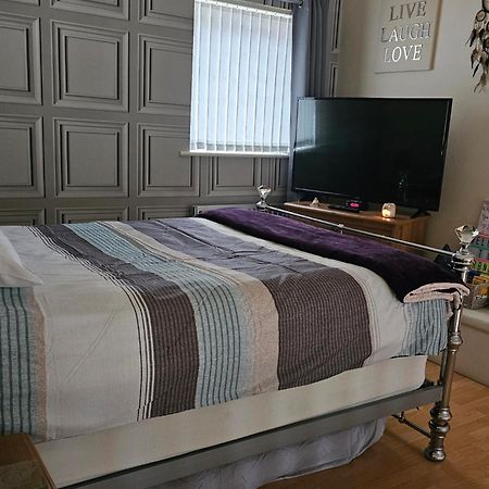 Open Planned Apartment Беркенгед Екстер'єр фото